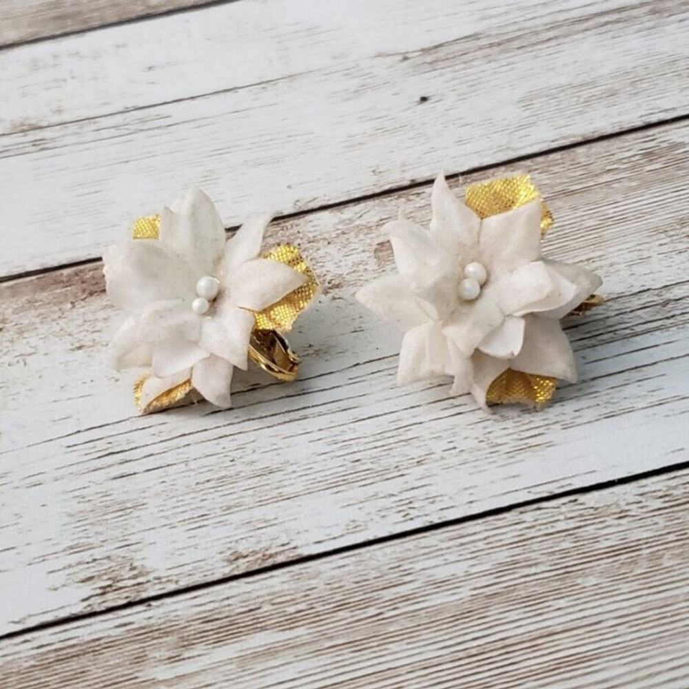 Vintage Clip On Earrings Fabric Flowers White & Gold Tone